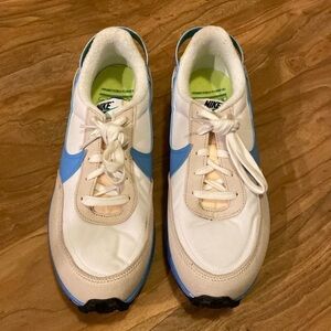 NWOT Nike Waffle University Blue